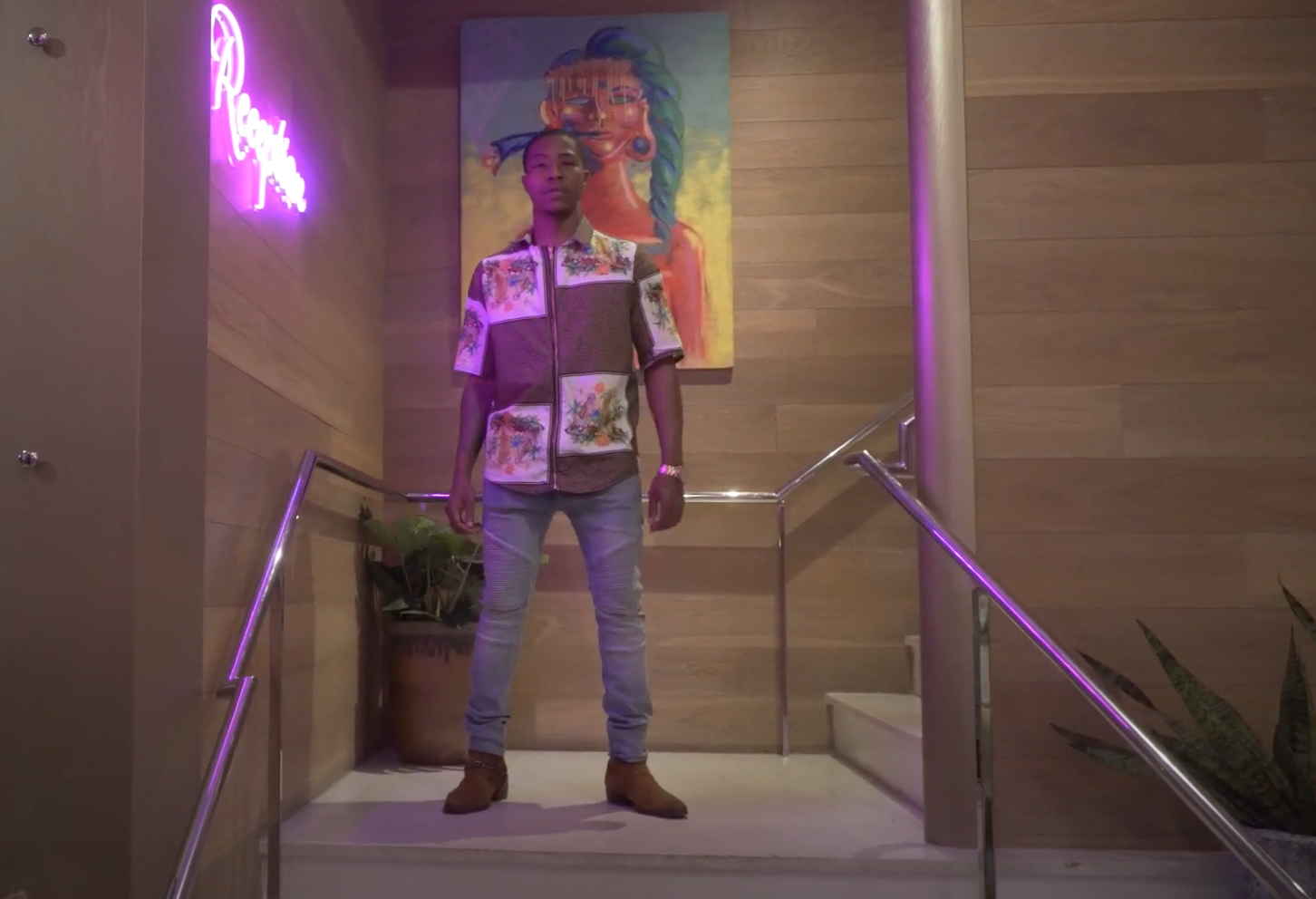 Load video: Luxury fashion guide and fashion show from Grand Royalty